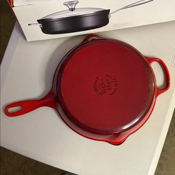 Le Creuset 10.25” Red Cast Iron Skillet with Lid - Picture 5 of 8